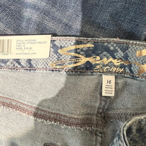 Seven7 NWT Weekend Short women’s 16, Python Indigo. Sits at waist. Frayed hem - Picture 4 of 6